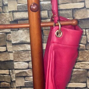 Elegant Pink Leather Shoulder Bag